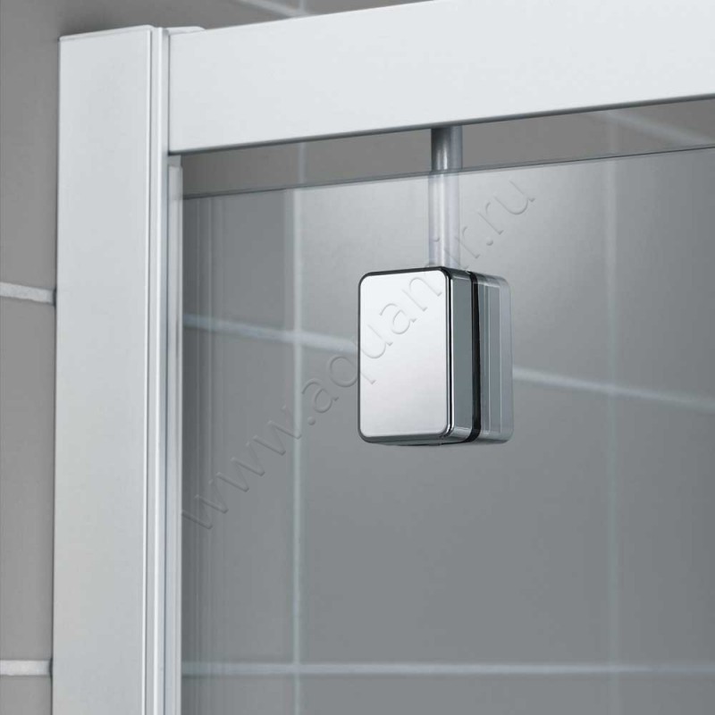 Поворотная душевая дверь для боковой стенки Kermi Ibiza 2000 I2KOD100181AK в интерьере