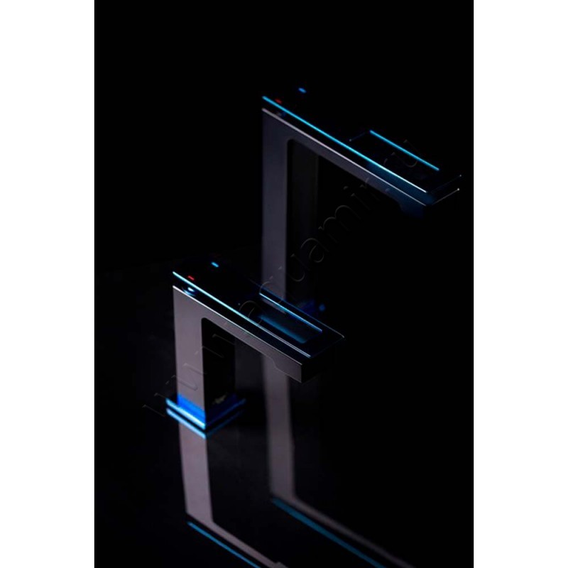 Смеситель для раковины Boheme Q синий/черный матовый 142BUW в интерьере