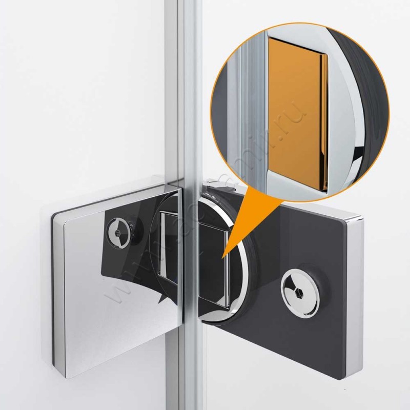 Маятниковая душевая дверь в нишу Huppe Solva pure в серебристом цвете SR2982092321 в интерьере